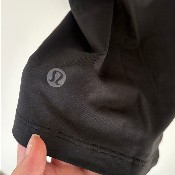 NWT Lululemon Pace Crush Cross-Back Graphic Tank Top Black Size Small - Picture 9 of 9